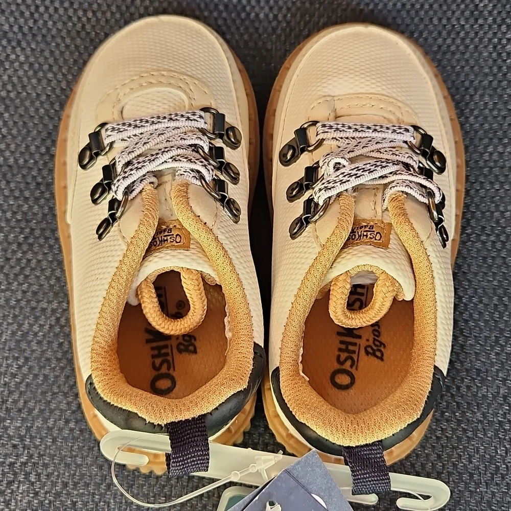 OshKosh B'gosh Heidy Pull On Canvas Sneakers